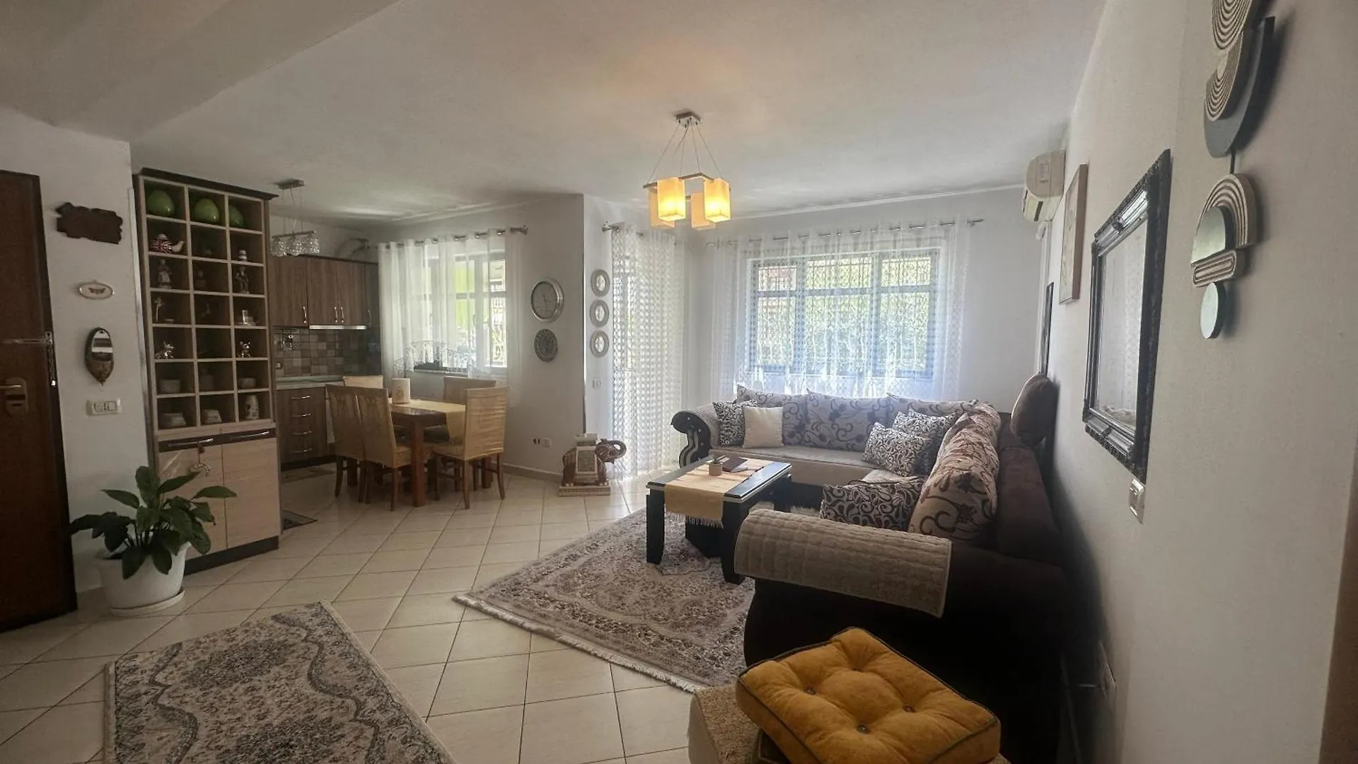 Apartment Crystal Comfort Stylish Spotless Tirana 0*,  Albania