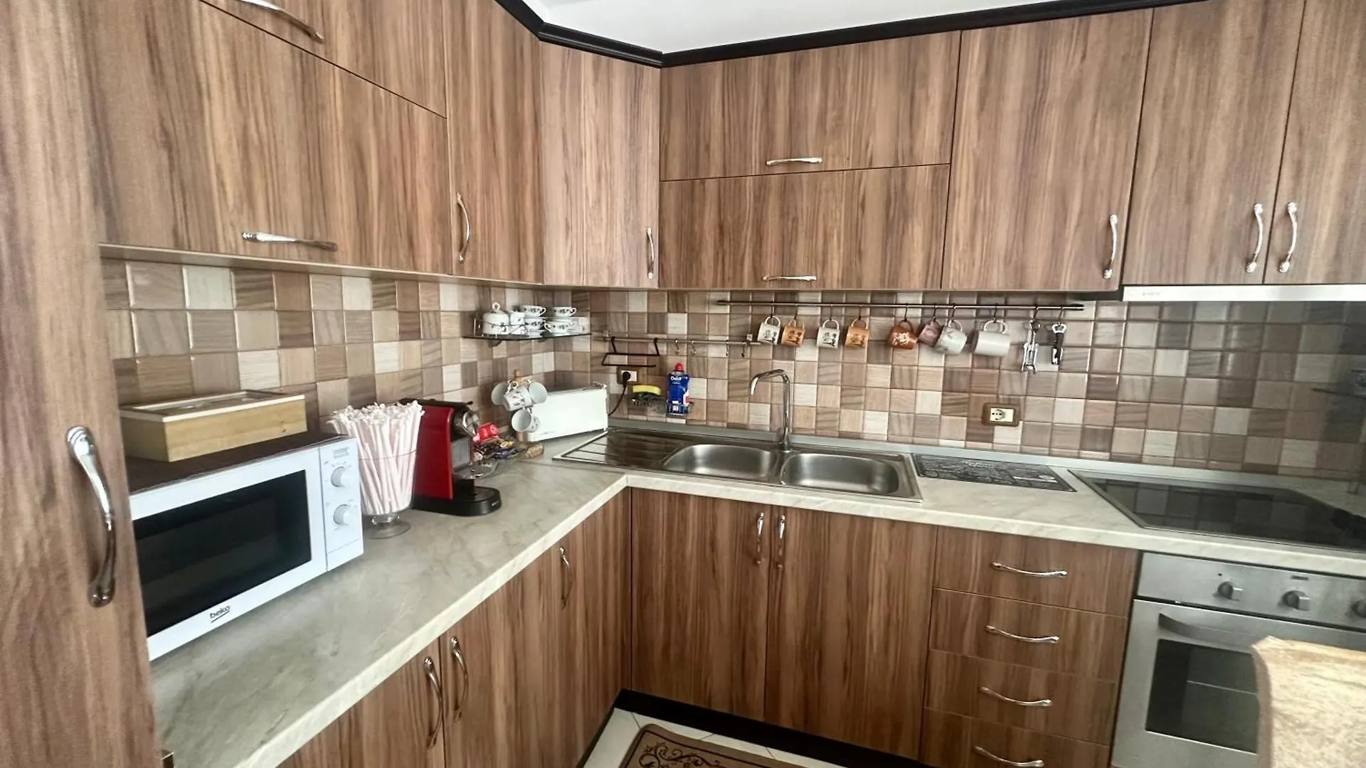 Apartment Crystal Comfort Stylish Spotless Tirana 0*,